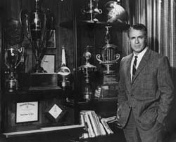 WSH_EDW20-Life'sVictory-EDW68-trophies400_jpg